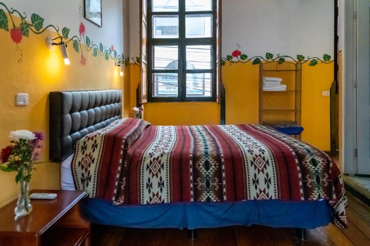Hostal Riviera Sucre Отавало Экстерьер фото