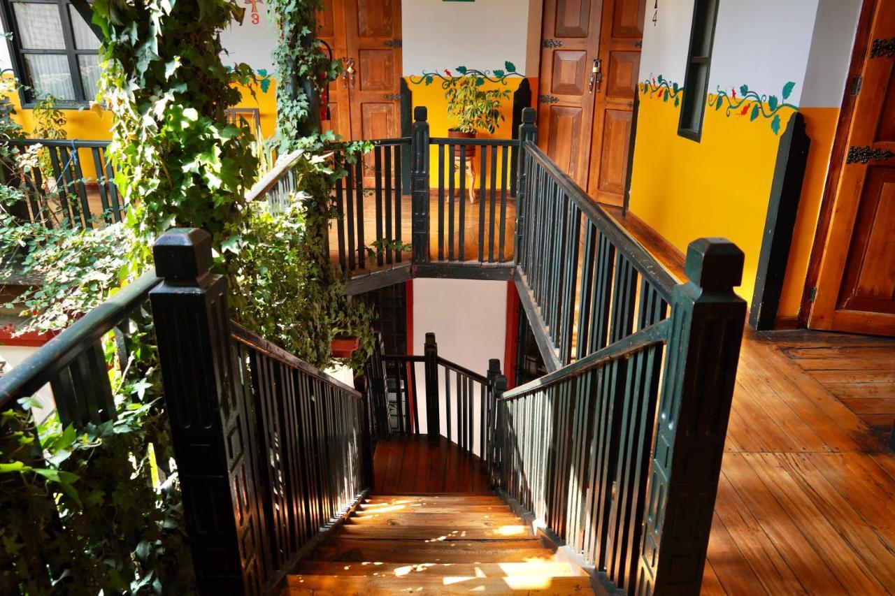 Hostal Riviera Sucre Отавало Экстерьер фото