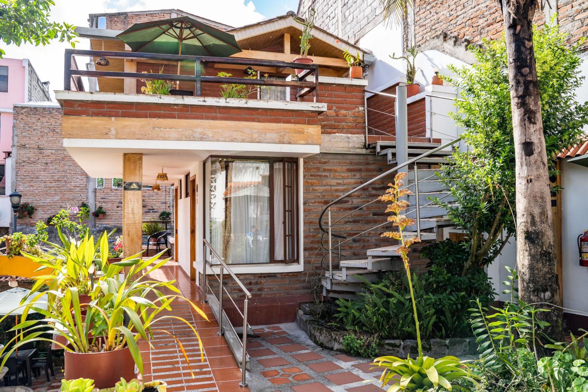 Hostal Riviera Sucre Отавало Экстерьер фото