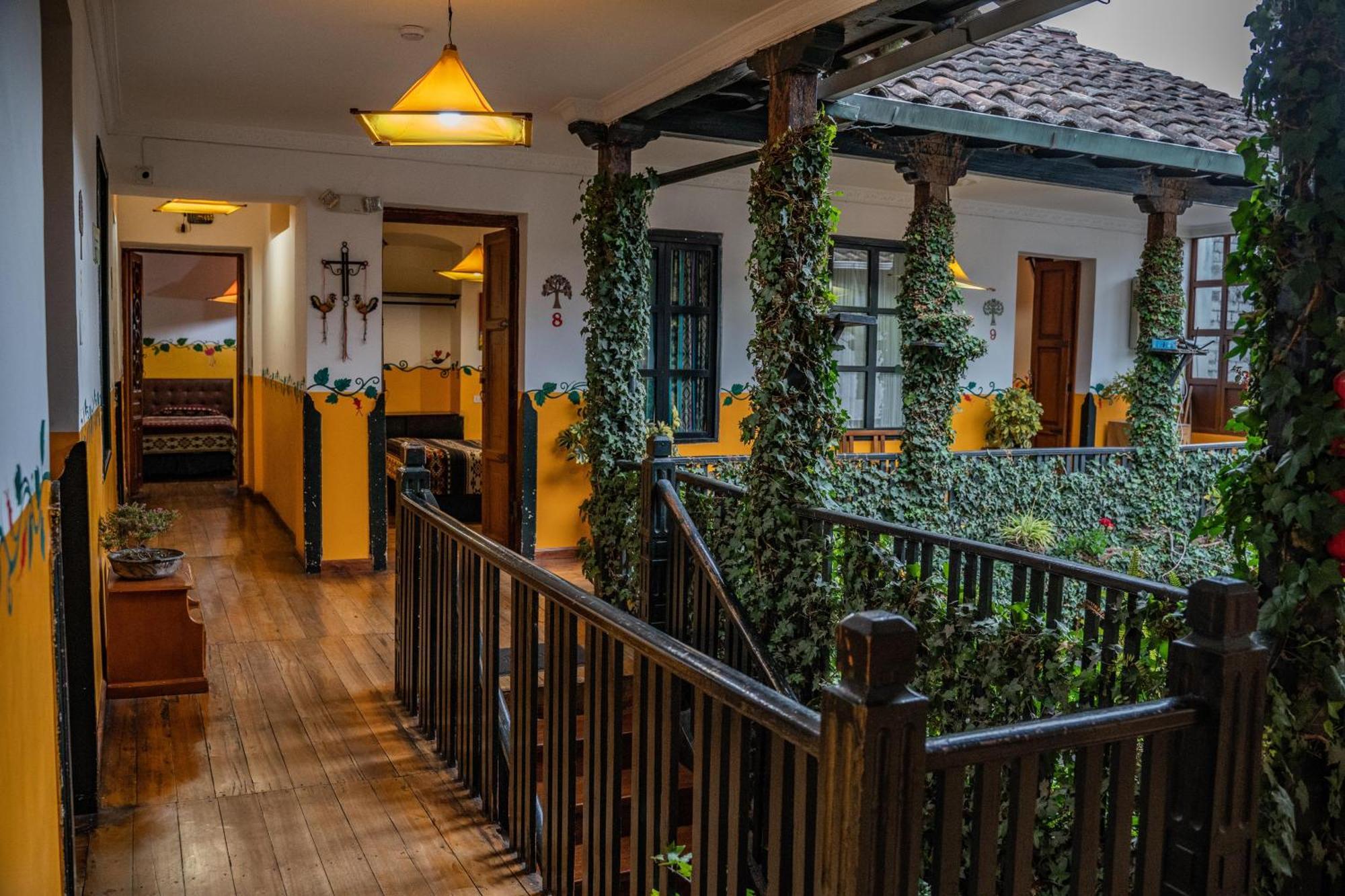 Hostal Riviera Sucre Отавало Экстерьер фото