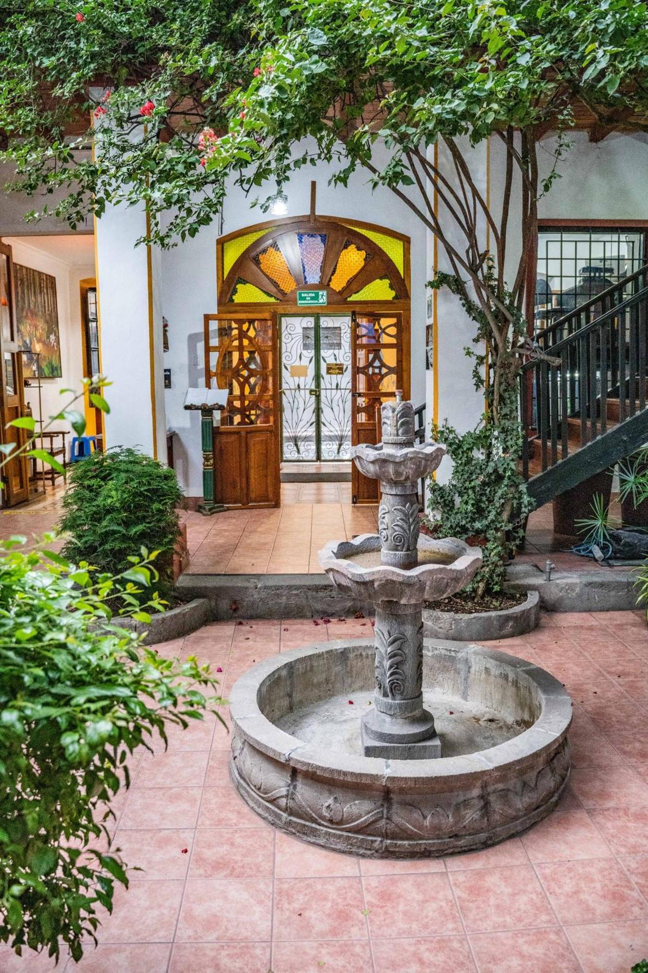 Hostal Riviera Sucre Отавало Экстерьер фото