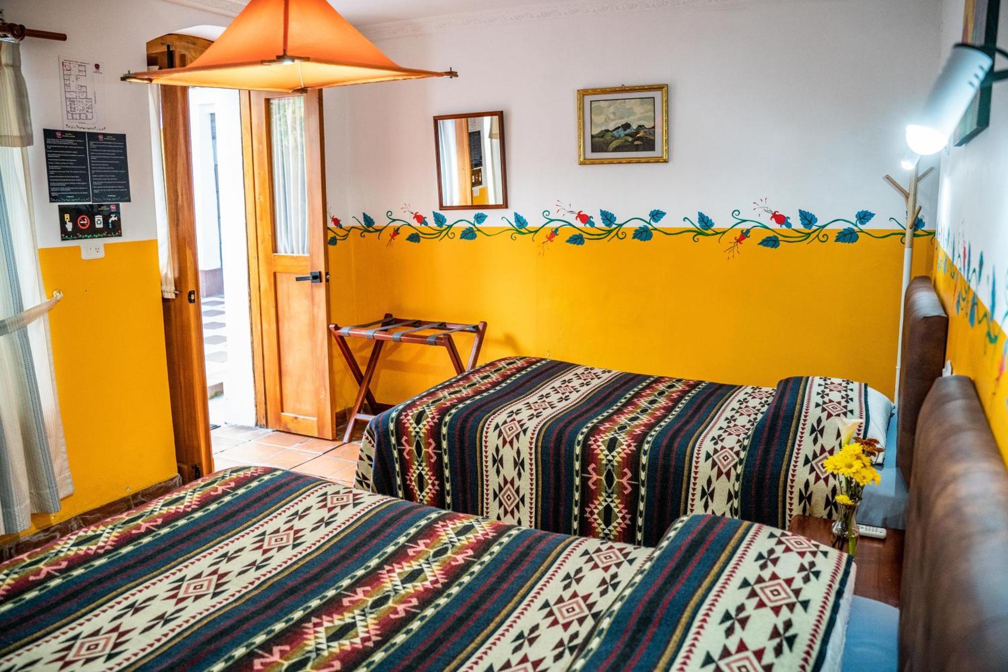 Hostal Riviera Sucre Отавало Экстерьер фото