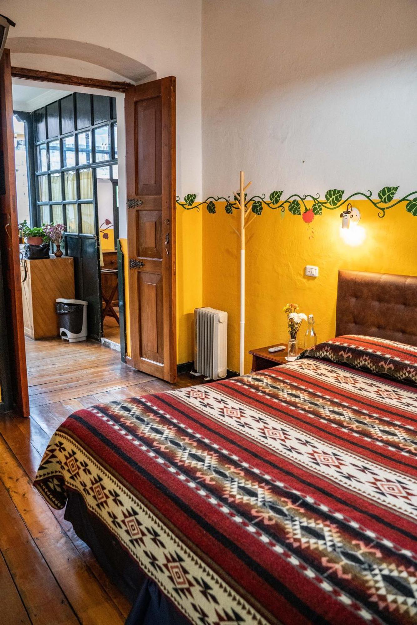Hostal Riviera Sucre Отавало Экстерьер фото