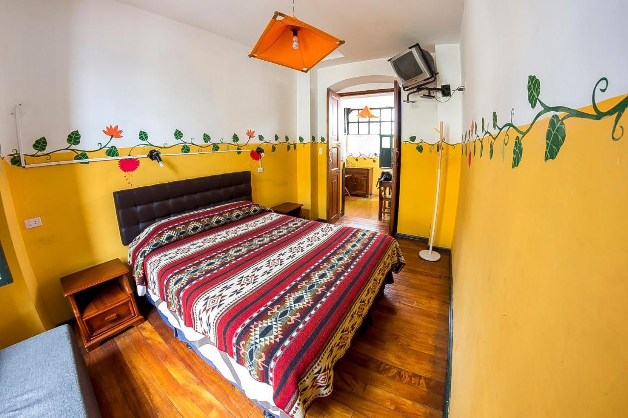 Hostal Riviera Sucre Отавало Экстерьер фото