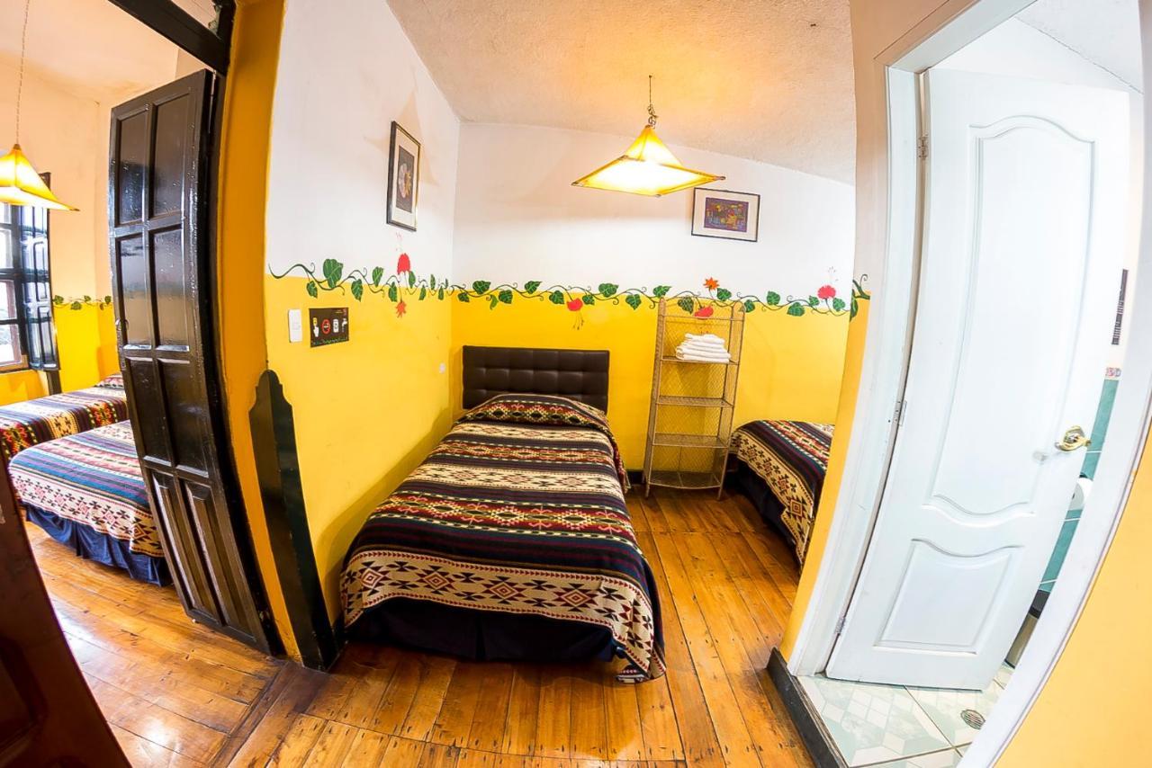 Hostal Riviera Sucre Отавало Экстерьер фото