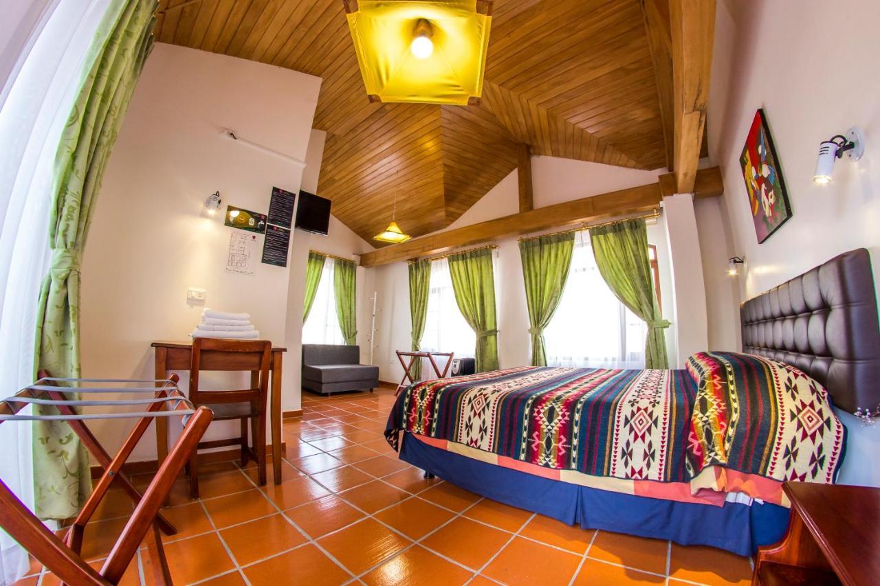 Hostal Riviera Sucre Отавало Экстерьер фото